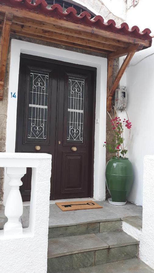 Neoclassical Manor House Poros Town Exteriör bild